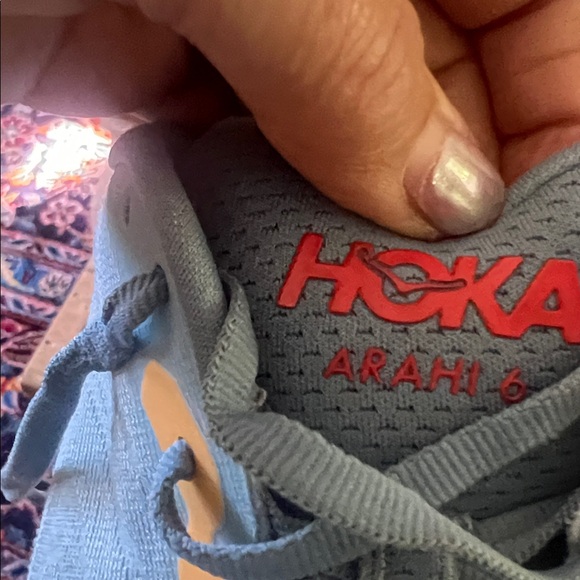 Hoka Arahi 6 in Light Gray and Orange - Picture 13 of 13